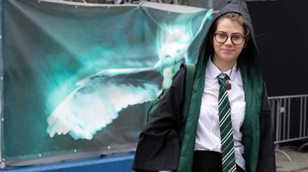 Dieser Fan im Slytherin-Look gehörte zu den letzten Harry-Potter-Besuchern in dieser Woche.
