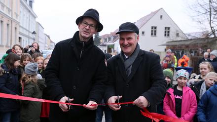 Eröffnung der Kreuzstrasse in Babelsberg am 17. Dezember 2018 mit Uwe Hackmann, Geschäftsfuehrer Stadtkontor GmbH und Bernd Rubelt, Beigeordneter für Stadtentwicklung, Bauen und Umwelt.
