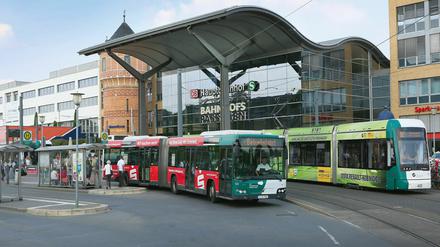 Mit Potsdams Bussen und Trams kommt man schneller voran als in Berlin.