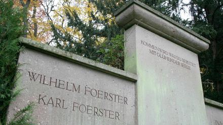 Die Grabstätte von Vater Wilhelm und Sohn Karl Foerster auf dem Bornimer Friedhof. 
