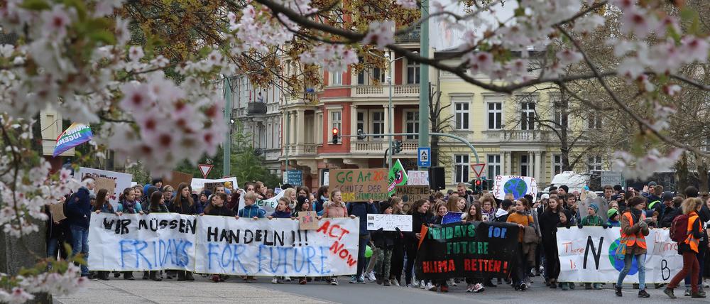 Am 12. April 2019 gingen Hunderte Potsdamer Schüler für eine andere Klimapolitik auf die Straße.