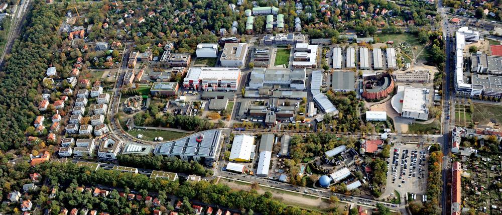 Ein Luftbild vom Filmpark Babelsberg bis zum Musikerviertel.