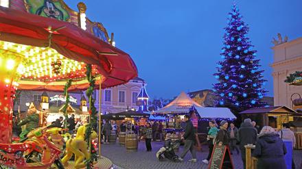 Der Potsdamer Weihnachtsmarkt "Blauer Lichterglanz".