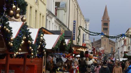 Der Potsdamer Weihnachtsmarkt in der Brandenburger Straße.