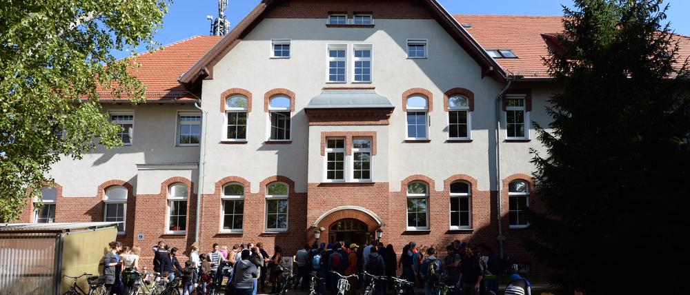 Am Dienstag kamen die ersten Flüchtlinge in der neuen Zweigstelle der Erstaufnahme in Potsdam an.