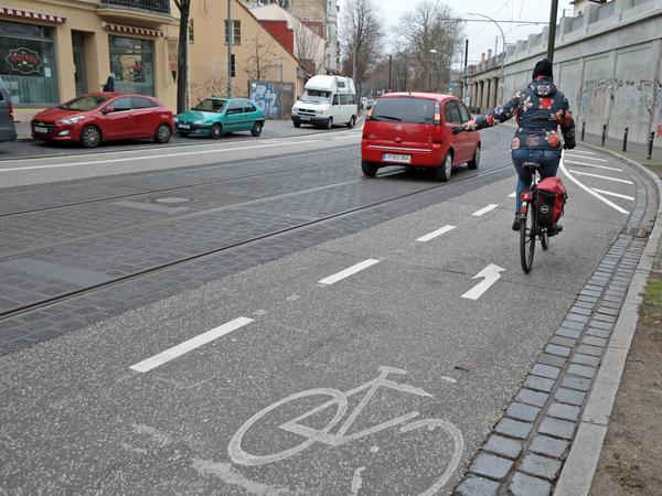 Potsdam hat mehrere Gefahrenstellen für Radfahrer - wie hier am S-Bahnhof Babelsberg. 