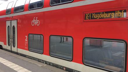 Der RE 1 - hier im Potsdamer Hauptbahnhof - könnte bald häufiger fahren.
