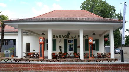 Das "Garage du Pont" in der Berliner Strasse Potsdam nahe der Glienicker Brücke.