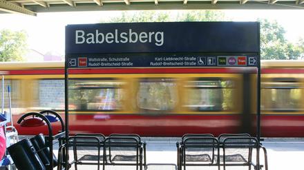 Der Lift am S-Bahnhof Babelsberg ist seit April kaputt - und bleibt es weiter.