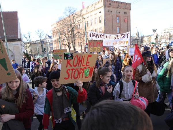 Schülerdemonstration in Potsdam für Umwelt- und Klimaschutz