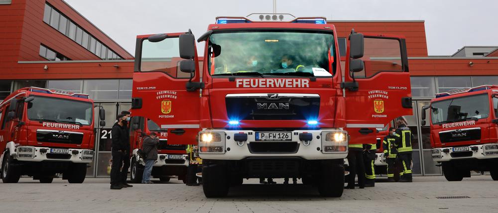 Die Potsdamer Feuerwehr musste am Donnerstagabend löschen. (Symbolbild)