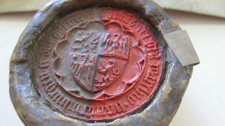 Die zahlreichen Siegel wurden gereinigt oder restauriert.