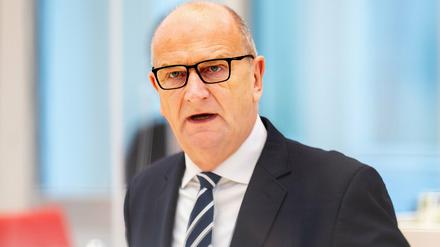 Dietmar Woidke (SPD), Ministerpräsident von Brandenburg, will sofort 100 Impfstellen im Land aufbauen lassen.  