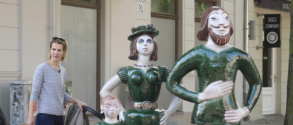 Carola Buhlmanns Skulpturengruppe „Familie Grün“ steht in der Brandenburger Straße. Sie lebte jahrzehntelang in Neu Fahrland.