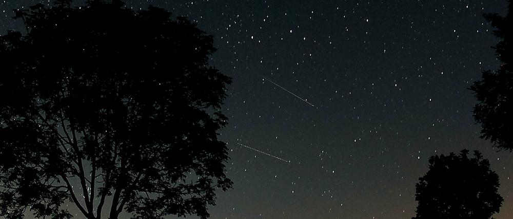 Die Perseiden fliegen derzeit über den Nachthimmel. Am Mittwoch sollen die meisten Sternschnuppen zu sehen sein.
