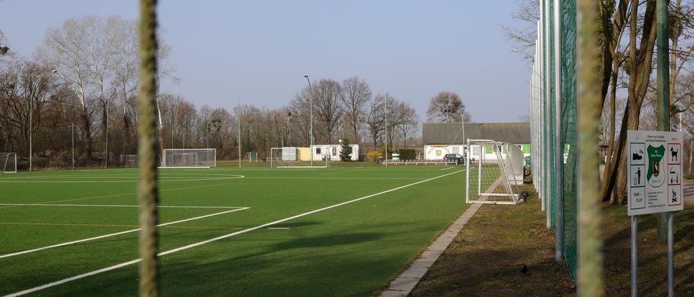 Der Sportplatz der Sportgemeinschaft Grün-Weiß Golm e.V. - in Potsdam fehlen zahlreiche Anlagen.
