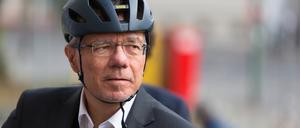 Bürgermeister Burkhard Exner, mit Fahrradhelm Anfang September 2020 beim Start der Aktion "Stadtradeln".