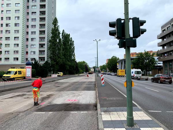 Sanierung der Fahrbahndecke: Die Breite Straße ist vom 9. bis zum 11. Juli (voraussichtlich) zwischen Zeppelin- und Schopenhauerstraße voll gesperrt.