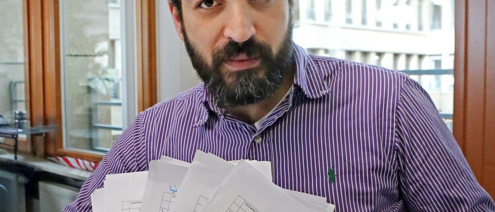 525 Flüchtlinge haben Amin Aljarmakanis Brief unterzeichnet. In Syrien hat er als Journalist gearbeitet.