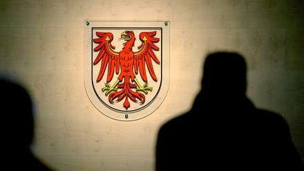 Angehende Beamte in Brandenburg sollen auf ihre Verfassungstreue überprüft werden.