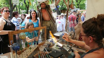 Auch in diesem Jahr soll es wieder traditionelles Handwerk auf dem Babelsberger Weberfest geben.