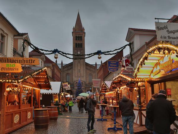Der Weihnachtsmarkt in der Brandenburger Strasse und am Luisenplatz.