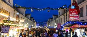 Der "Blaue Lichterglanz" ist Potsdams größter Weihnachtsmarkt und seit dieser Woche eröffnet.