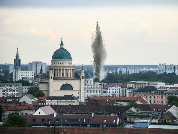 Ende Juni 2020 wurde eine Bombe in der Havel nahe der Freundschaftsinsel gesprengt.
