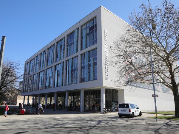 Das Bildungsforum befindet sich Am Kanal in der Potsdamer Innenstadt.