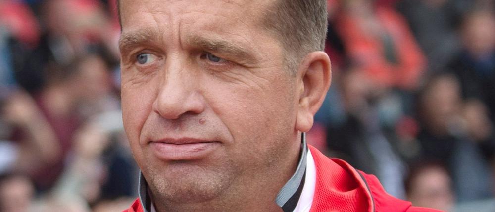 Dem Sportlichen Leiter von Germania Halberstadt Andreas Petersen wird ein Funktionsverbot und eine Geldstrafe auferlegt.