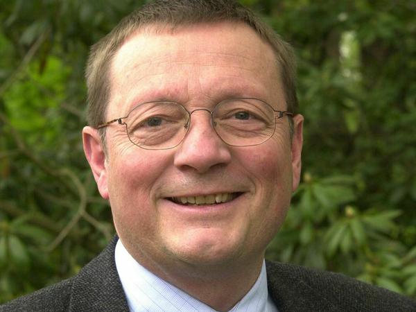 Werner Jann ist emeritierter Professor für Politik- und Verwaltungswissenschaft an der Universität Potsdam