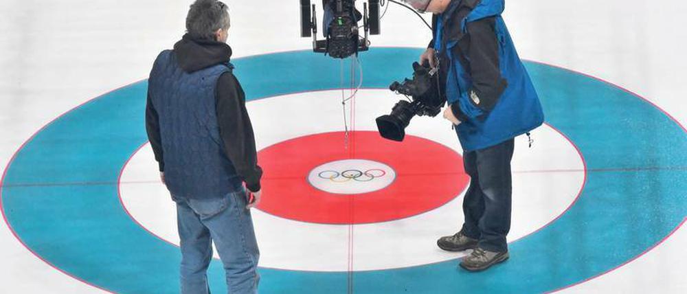 Damit bei Wettbewerben wie Curling den Zuschauern der Olympischen Winterspiele nichts entgeht, wird Eurosport parallel laufende Partien über seinen kostenpflichtigen Internet-Player mit mehreren Streams übertragen.