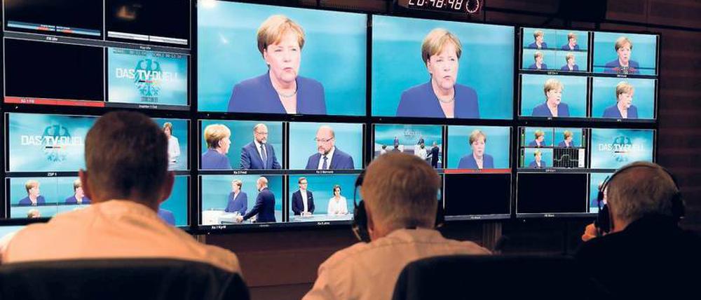 Nö, sagte die Kanzlerin. Angela Merkel wollte sich nur einmal mit SPD-Kanzlerkandidat Martin Schulz vor den Fernsehkameras auseinandersetzen. ARD und ZDF hätten lieber zwei Duelle übertragen, kuschten aber vor der Entscheidung der Kanzlerin.