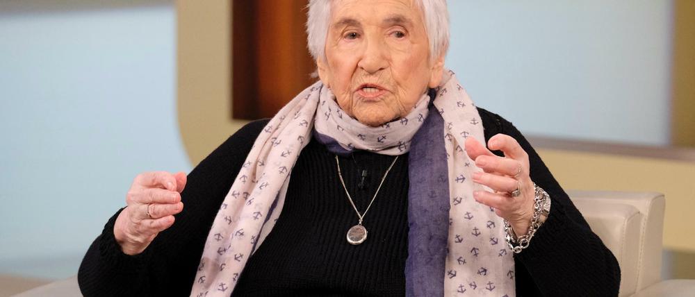 Esther Bejarano, Künstlerin und Auschwitz-Überlebende, zu Gast bei Anne Will