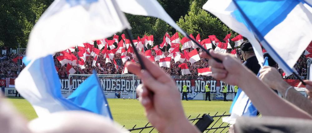 Der Großteil der Fans des SV Babelsberg ist friedlich, doch einige nutzen die Fußballbühne für Krawalle. 