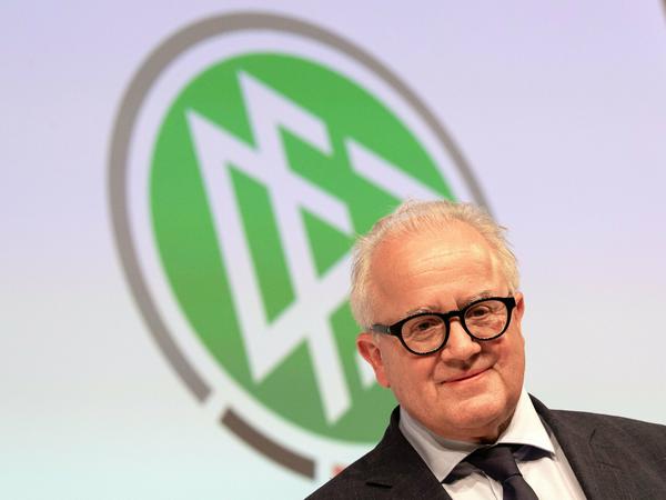 Der neue DFB-Präsident Fritz Keller fordert mehr Engagement der Männer-Bundesligisten für Frauenfußball. 