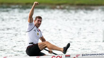 Im Kanu gefeiert: Nach dem Sieg im Einer über 5000m jubelt Potsdamer Kanu-Altmeister Sebastian Brendel über den Sieg. 