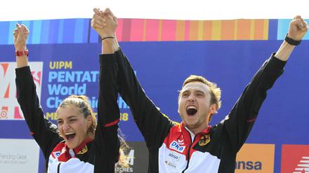 Gold-Duo. Fabian Liebig aus Potsdam und die Berlinerin Rebecca Langrehr gewannen das WM-Rennen der Mixed-Staffel.