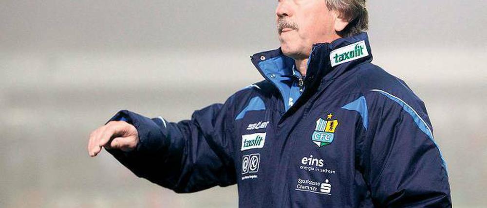 Trainerfuchs. Gerhard Schädlich (59) bestreitet mit dem Chemnitzer FC die zweite Saison in der Dritten Liga. Zuletzt musste sein Team eine Niederlage in Unterhaching hinnehmen.