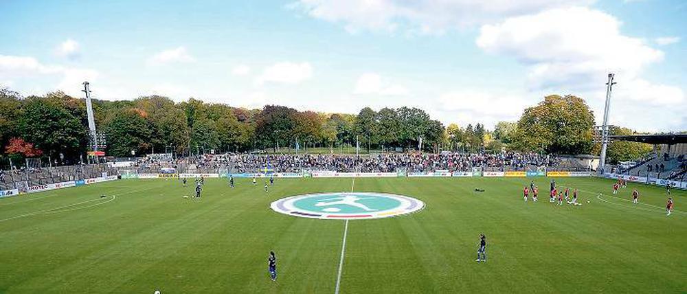 Frauenfußball im „Karli“. Die gemeinsame Nutzung des Karl-Liebknecht-Stadions durch den SV Babelsberg 03 und den FFC Turbine Potsdam ist immer wieder ein Streitpunkt zwischen beiden Vereinen. Ansonsten versteht man sich sehr gut.