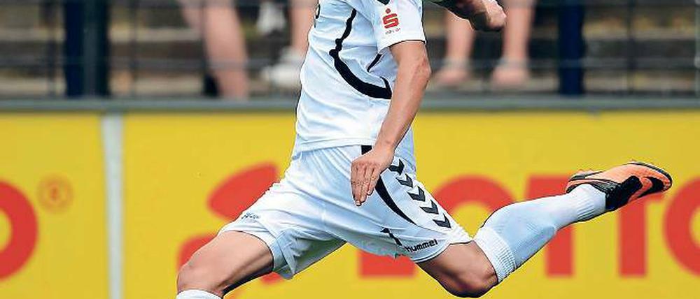 Zweifacher Torschütze in Zeuthen. Heiko Schwarz traf am Samstag im Pokal-Achtelfinale zweimal für den SV Babelsberg 03 und verhinderte den möglichen 3:3-Ausgleich für die Gastgeber, als er auf der Torlinie rettete. Archiv