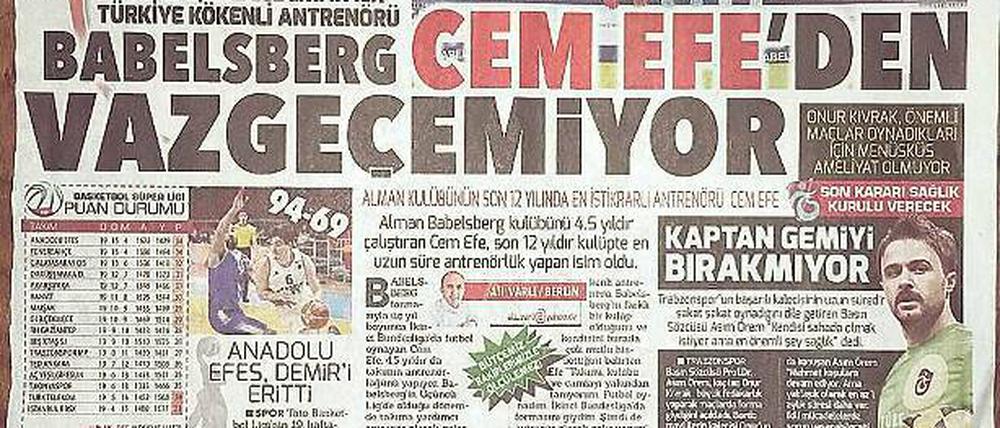 Nulldrei und Cem Efe im Blickpunkt. Die türkische Tageszeitung „Hürriyet“ thematisierte vor Kurzem in einem größeren Beitrag die besondere Beziehung zwischen dem SV Babelsberg und seinem Cheftrainer.