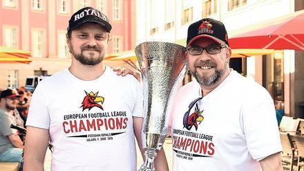 Macher des Erfolgs. Michael Vogt als Cheftrainer (l.) und Stephan Goericke als Vereinspräsident formten die Potsdam Royals zu einem Top-Club und können jetzt einen Europapokal in den Händen halten.