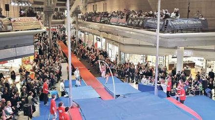Eine renommierte Bühne der Leichtathletik. Am Stabhochspringen im Stern-Center nahmen international hochklassige Sportler teil.
