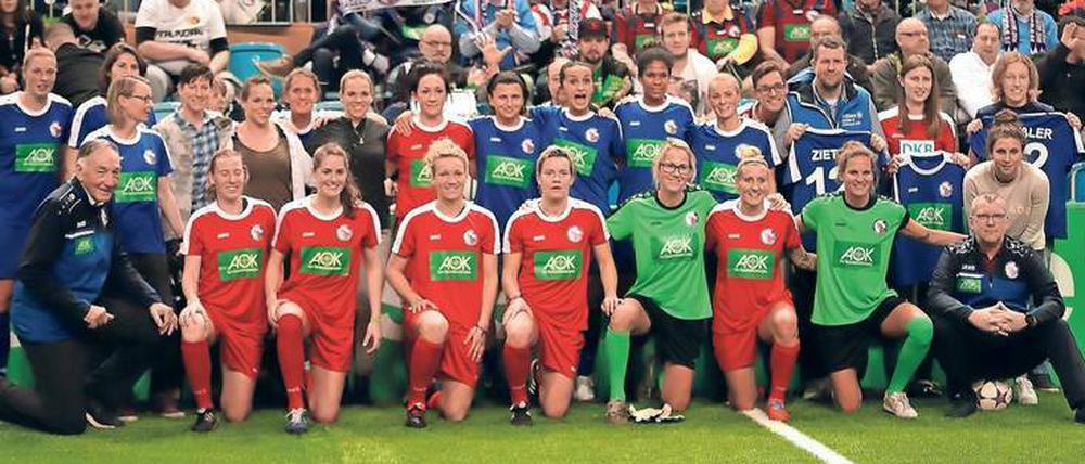 Wiedersehen. Potsdams Frauenfußball-Legenden standen gemeinsam auf dem Platz.