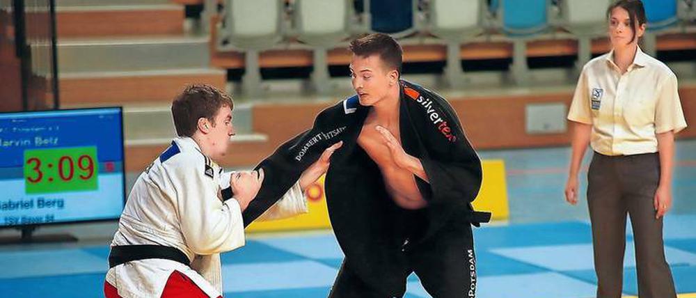 Potsdams Judo-Youngster, wie der frisch gebackene Deutsche U21-Meister Marvin Belz (r.), sammeln in der Bundesliga wertvolle Erfahrungen auf hohem Niveau.