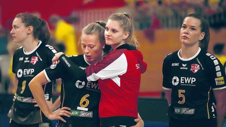 Nach dem 1:3 am Sonntag herrschte Frust bei den SCP-Spielerinnen Lisa Gründing, Antonia Stautz, Anne Hölzig und Sofia Medic (v.l.).