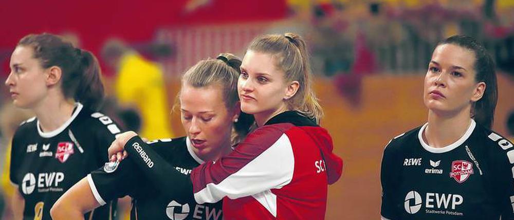 Nach dem 1:3 am Sonntag herrschte Frust bei den SCP-Spielerinnen Lisa Gründing, Antonia Stautz, Anne Hölzig und Sofia Medic (v.l.).
