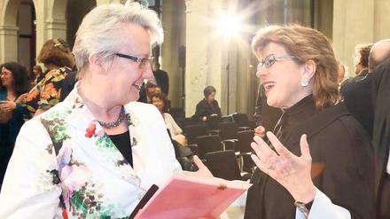 Einhellig. Ministerin Schavan (l.) war sich mit Susannah Heschel einig, dass Beschäftigung mit Religion der Wissenschaft bedarf.