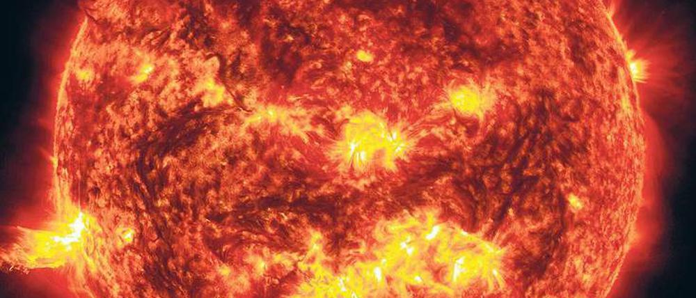 Unruhiger Gigant. Die Aktivitäten der Sonne sind größeren Schwankungen unterzogen. Warum das so ist, weiß auch die Wissenschaft noch nicht genau. Über die Prozesse im Inneren des Sterns ist wenig bekannt.